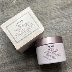 Fresh Rose & Hyaluronic Acid Deep Hydration Moisturizer